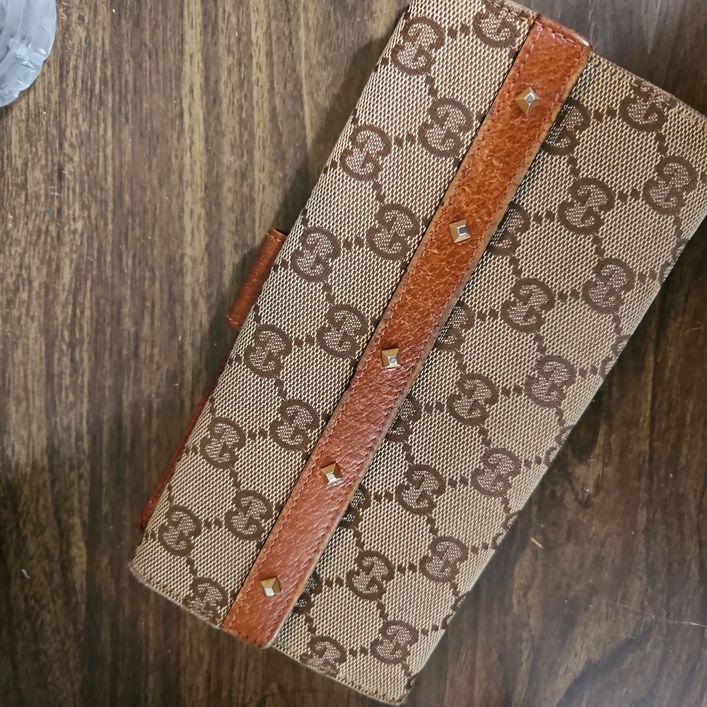 Gucci wallet